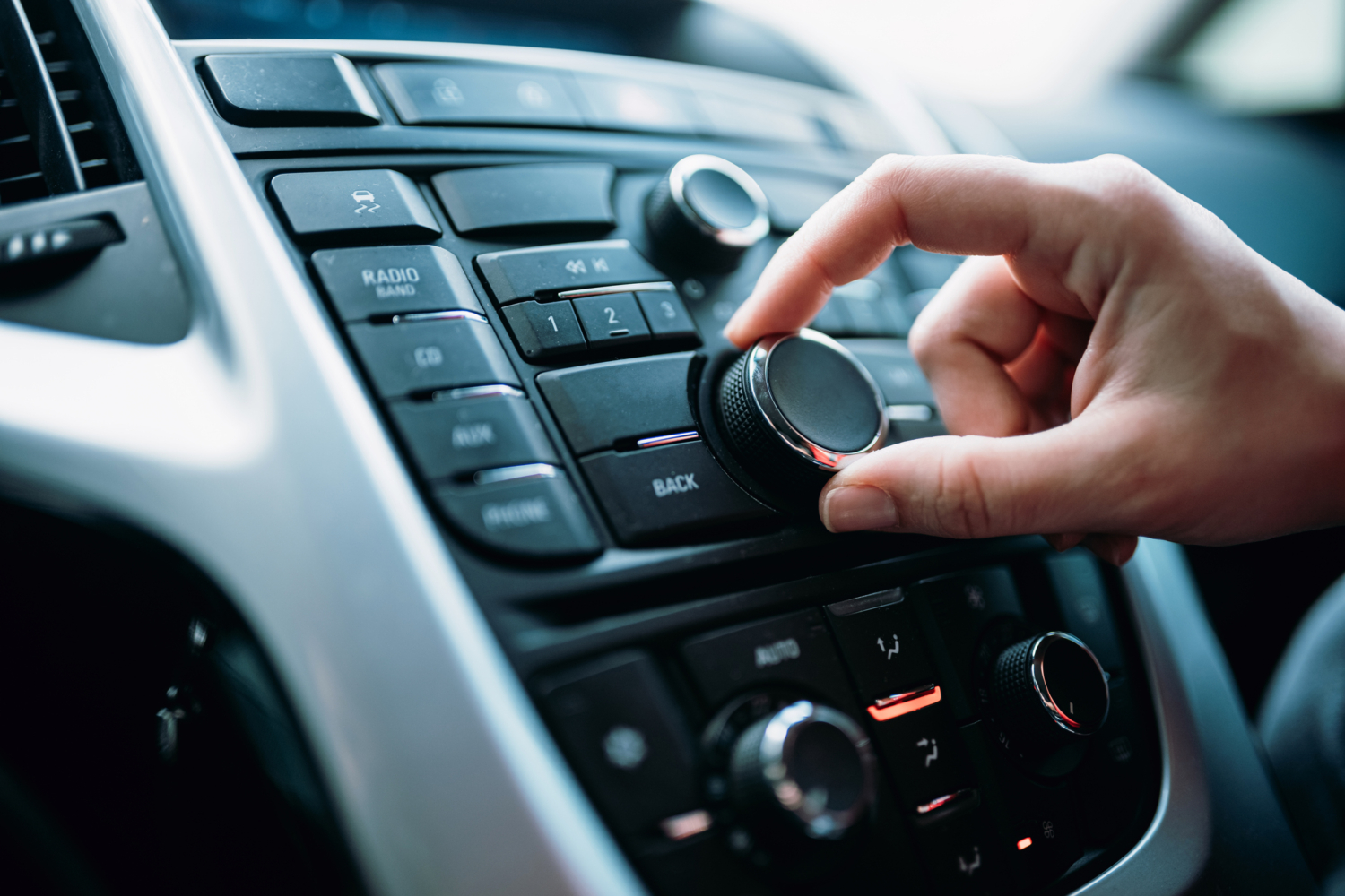 How Music and Audio Distractions Contribute to Auburn, AL Car Accidents